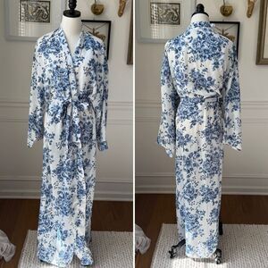 Vintage 80s Victoria’s Secret Blue White Floral Chiffon Long Robe M